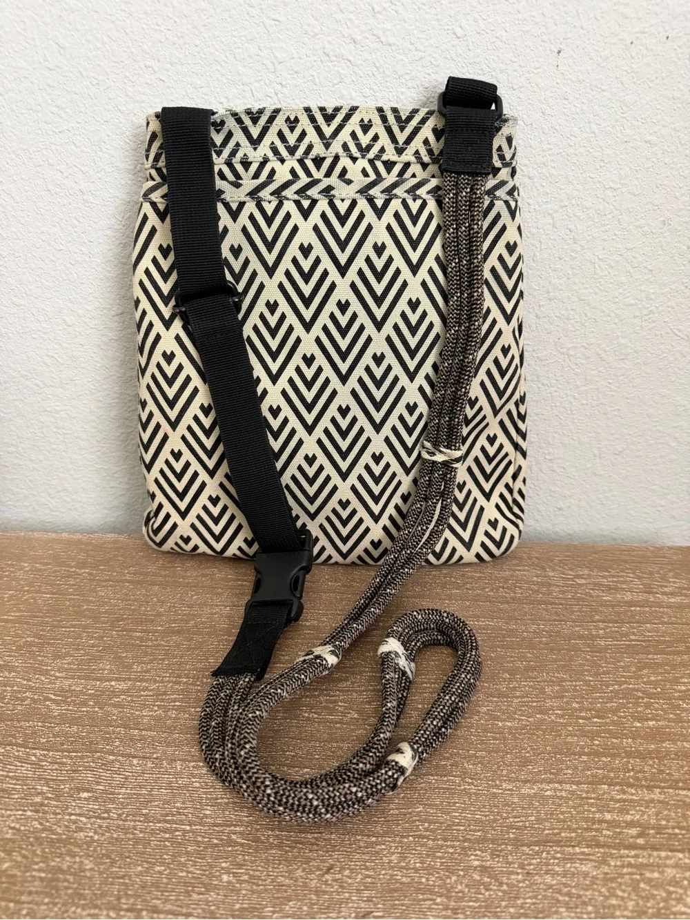 KAVU Set Keepalong Sling Canvas Rope Crossbody Bag & Wallet Deco Tiles Print